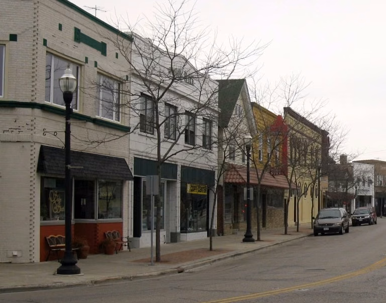 Downtown Kenosha storefronts.